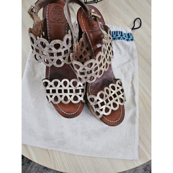 Tory Burch Nori Metalic Gold Leather Wedge Sandal Sz 6 - Picture 5 of 13